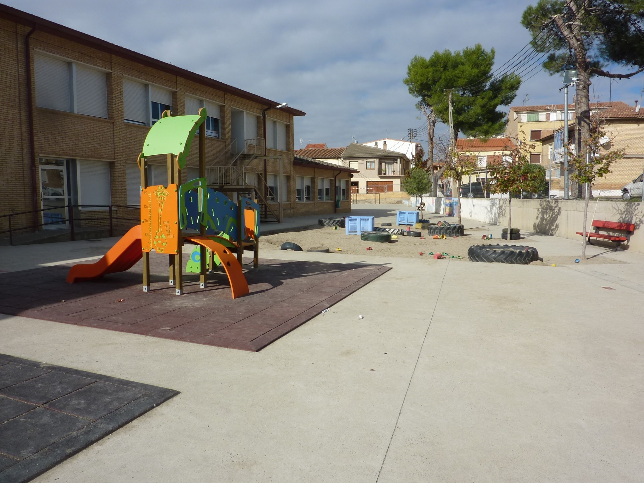 CEIP Victor Mendoza- patio infantil